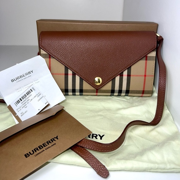 Burberry Hannah Envelope Wallet Handbag Shoulder Bag Strap Nova Check Leather - Picture 1 of 16